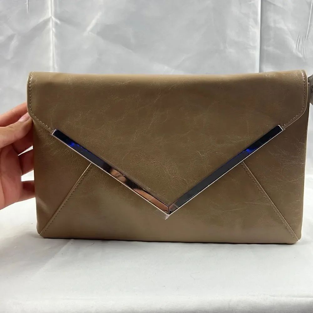 NWOT INC International Concepts Tan Clutch/Purse